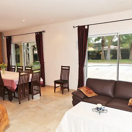 Villa Luxueuse Recente A Raphael De Plain Pied *
