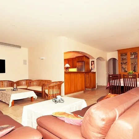 Villa Luxueuse Recente A Raphael De Plain Pied Saint-Raphael (Var)