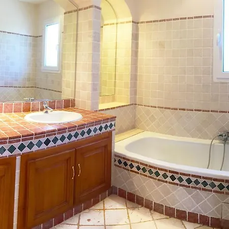 圣拉斐尔德平原皮耶鲁克斯李森特别墅酒店 别墅 *