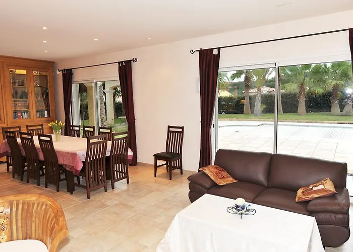 Villa Luxueuse Recente A Raphael De Plain Pied *