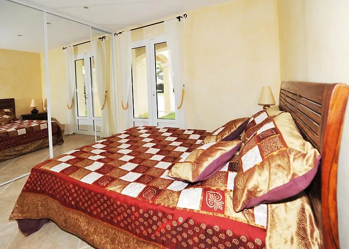 Luxueuse Recente A Raphael De Plain Pied Villa